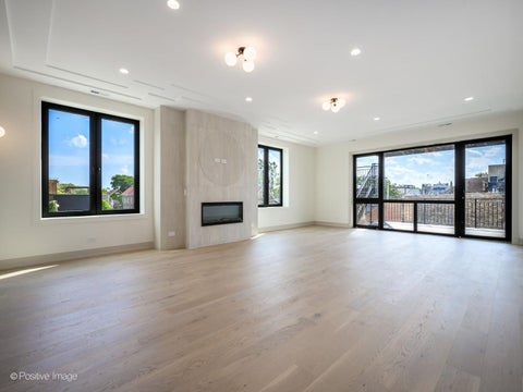 Tiny photo for 1951 W Dickens Avenue #3, Chicago, IL 60614 (MLS # 12761626)