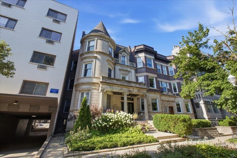 Tiny photo for 524 W Oakdale Avenue #2, Chicago, IL 60657 (MLS # 12708538)