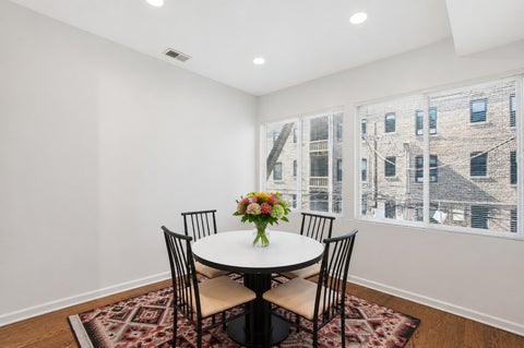 Tiny photo for 524 W Oakdale Avenue #2, Chicago, IL 60657 (MLS # 12708538)