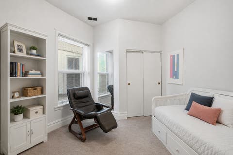 Tiny photo for 524 W Oakdale Avenue #2, Chicago, IL 60657 (MLS # 12708538)