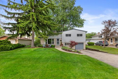 Tiny photo for 816 Holmes Avenue, Deerfield, IL 60015 (MLS # 12651776)