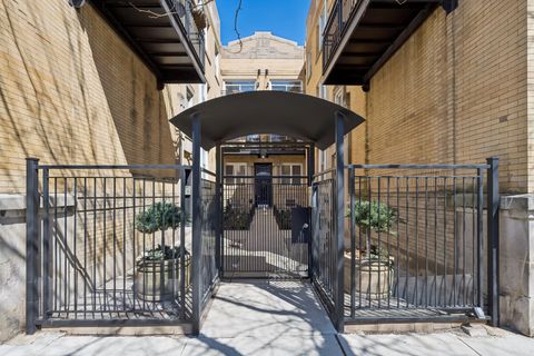 Photo of 2547 N Clark Street #2N, Chicago, IL 60614 (MLS # 12613895)