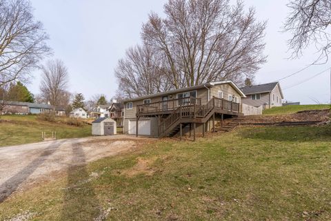 Tiny photo for 214 S 3RD Street, Le Claire, IA 52753 (MLS # 12589585)
