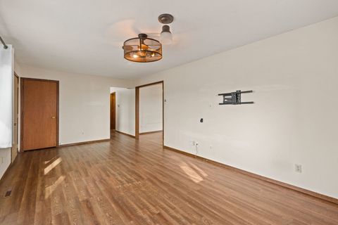 Tiny photo for 214 S 3RD Street, Le Claire, IA 52753 (MLS # 12589585)