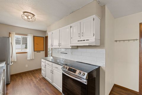 Tiny photo for 214 S 3RD Street, Le Claire, IA 52753 (MLS # 12589585)