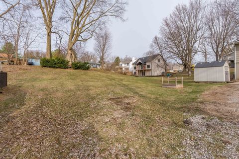 Tiny photo for 214 S 3RD Street, Le Claire, IA 52753 (MLS # 12589585)