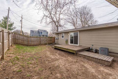 Tiny photo for 214 S 3RD Street, Le Claire, IA 52753 (MLS # 12589585)