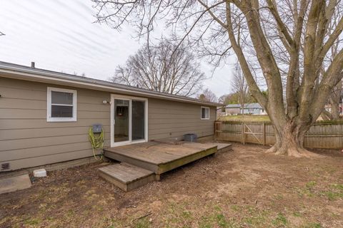 Tiny photo for 214 S 3RD Street, Le Claire, IA 52753 (MLS # 12589585)