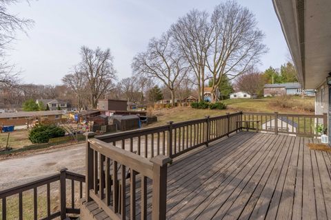 Tiny photo for 214 S 3RD Street, Le Claire, IA 52753 (MLS # 12589585)
