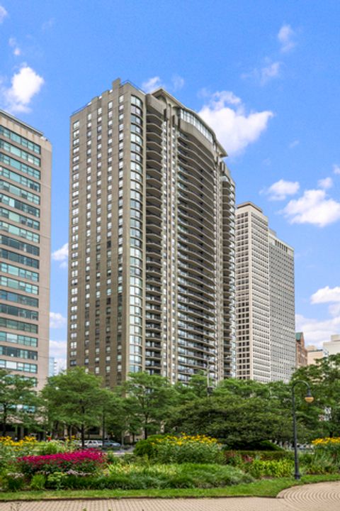Photo of 1040 N Lake Shore Drive #26B, Chicago, IL 60611 (MLS # 12499435)