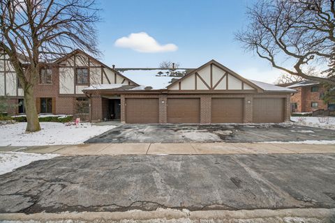 Photo of 6755 180th Street #6, Tinley Park, IL 60477 (MLS # 12583969)