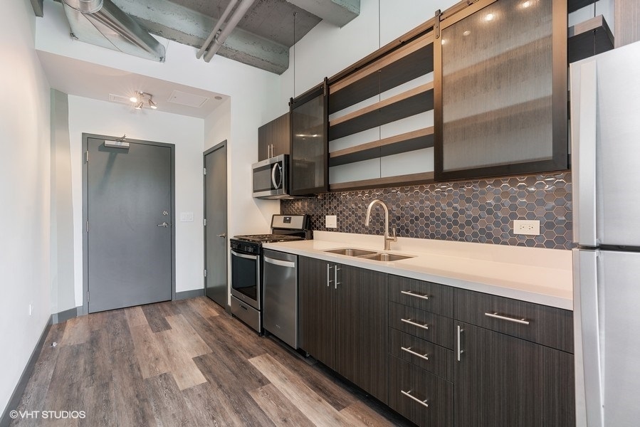 2101 S Wabash Avenue 402