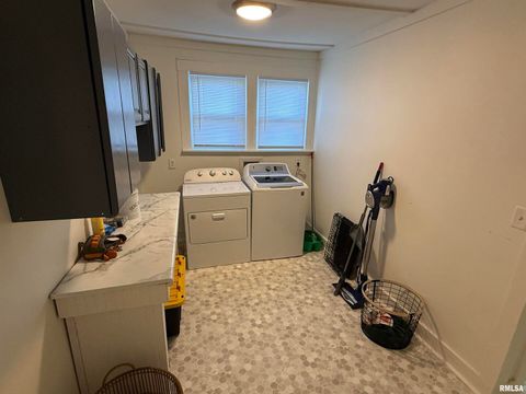 Tiny photo for 1100 CATHERINE Street, Metropolis, IL 62960 (MLS # EB459718)