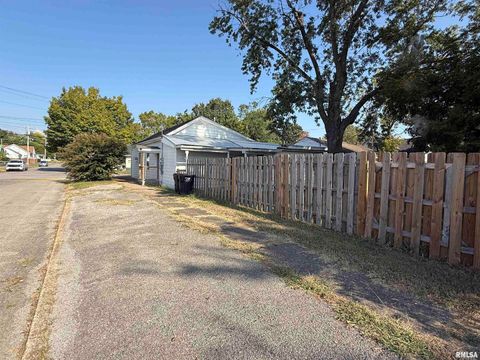 Tiny photo for 1100 CATHERINE Street, Metropolis, IL 62960 (MLS # EB459718)