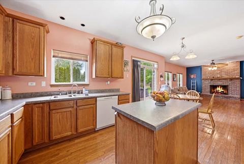 Tiny photo for 170 Cobbler Court, Sugar Grove, IL 60554 (MLS # 12576655)