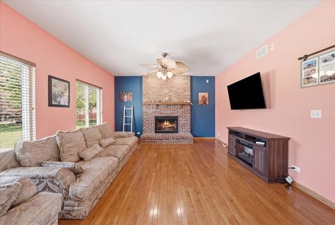 Tiny photo for 170 Cobbler Court, Sugar Grove, IL 60554 (MLS # 12576655)
