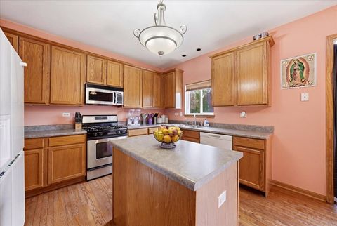 Tiny photo for 170 Cobbler Court, Sugar Grove, IL 60554 (MLS # 12576655)