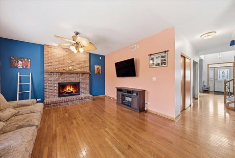 Tiny photo for 170 Cobbler Court, Sugar Grove, IL 60554 (MLS # 12576655)