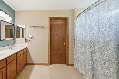 Tiny photo for 170 Cobbler Court, Sugar Grove, IL 60554 (MLS # 12576655)