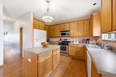 Tiny photo for 170 Cobbler Court, Sugar Grove, IL 60554 (MLS # 12576655)