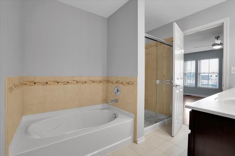 Tiny photo for 222 W Hyde Street, Arlington Heights, IL 60005 (MLS # 12621022)