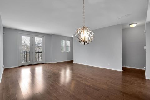 Tiny photo for 222 W Hyde Street, Arlington Heights, IL 60005 (MLS # 12621022)