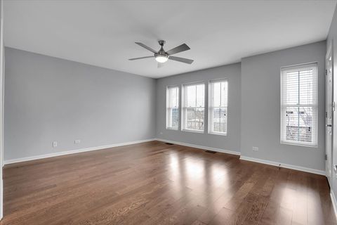 Tiny photo for 222 W Hyde Street, Arlington Heights, IL 60005 (MLS # 12621022)