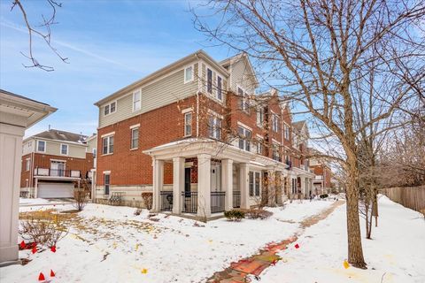 Photo of 222 W Hyde Street, Arlington Heights, IL 60005 (MLS # 12621022)