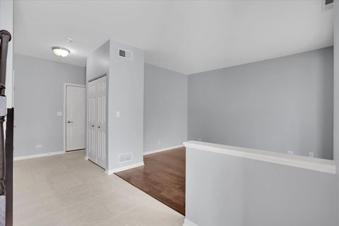 Tiny photo for 222 W Hyde Street, Arlington Heights, IL 60005 (MLS # 12621022)