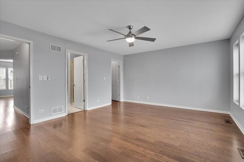 Tiny photo for 222 W Hyde Street, Arlington Heights, IL 60005 (MLS # 12621022)