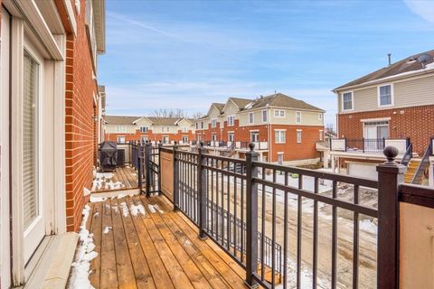 Tiny photo for 222 W Hyde Street, Arlington Heights, IL 60005 (MLS # 12621022)