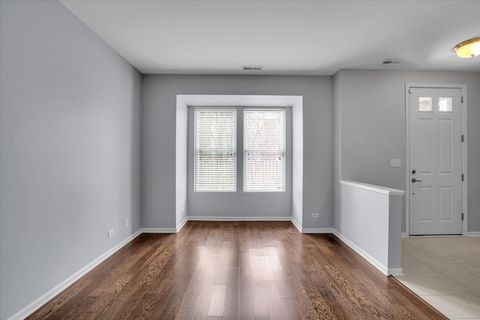 Tiny photo for 222 W Hyde Street, Arlington Heights, IL 60005 (MLS # 12621022)