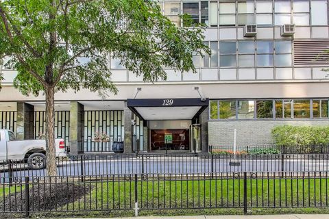 Tiny photo for 1000 N Lake Shore Drive #2009, Chicago, IL 60611 (MLS # 12604072)