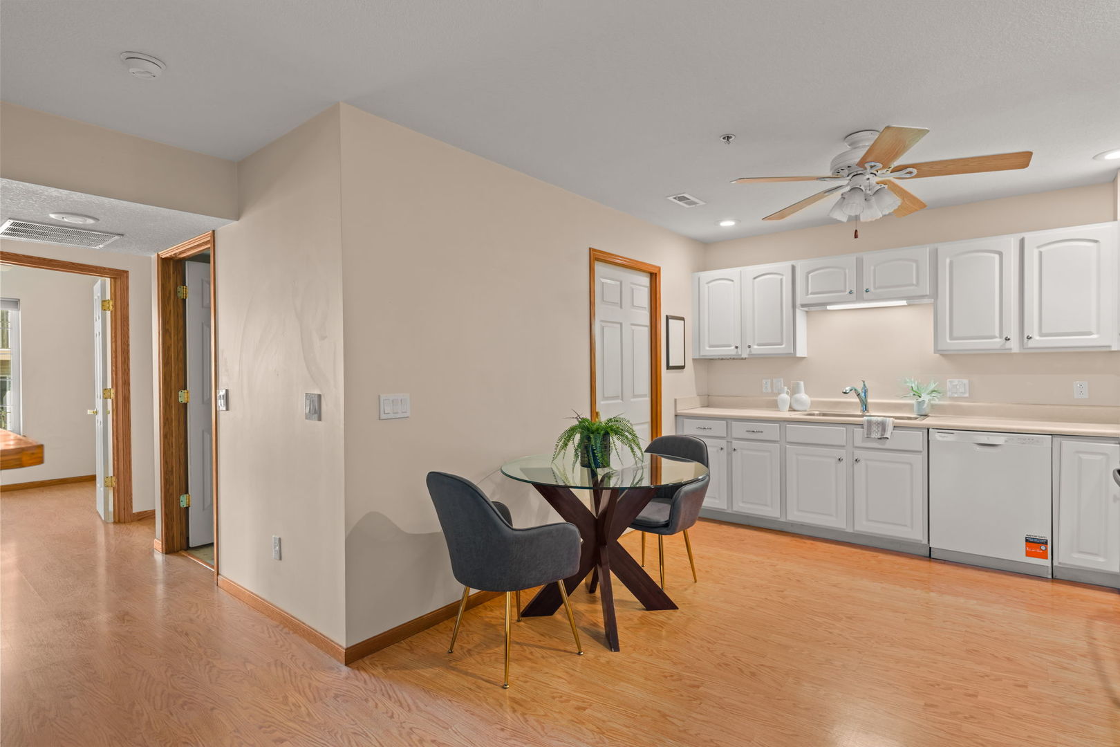 3052 Holiday Court 5