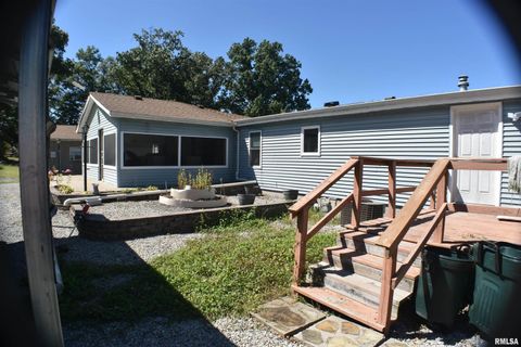 Tiny photo for 2210 E Cleveland St Street, West Frankfort, IL 62896 (MLS # EB455243)