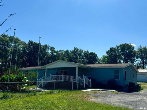 Tiny photo for 2210 E Cleveland St Street, West Frankfort, IL 62896 (MLS # EB455243)