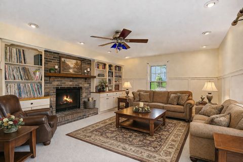 Tiny photo for 5720 Springs Boulevard, Crystal Lake, IL 60012 (MLS # 12613112)