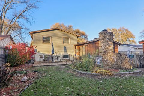 Tiny photo for 18637 W Karen Lane, Gurnee, IL 60031 (MLS # 12517385)