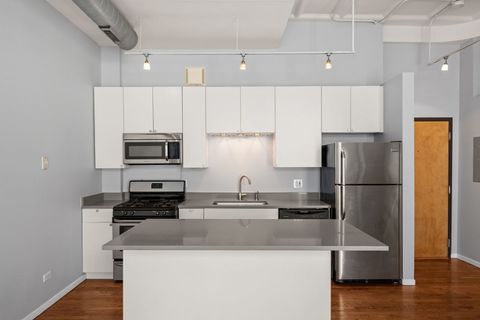 Tiny photo for 1307 S Wabash Avenue #606, Chicago, IL 60605 (MLS # 12631245)