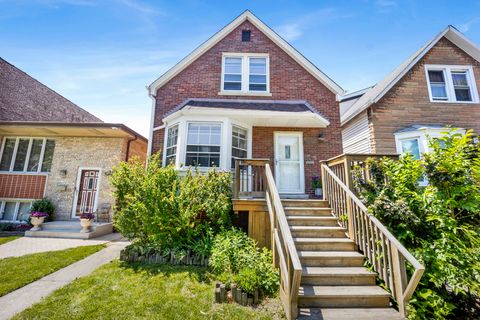 Photo of 2640 N Hamlin Avenue, Chicago, IL 60647 (MLS # 12656926)