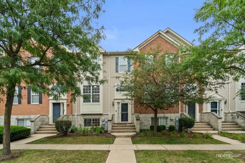 Photo of 805 Lewisburg Lane, Aurora, IL 60504 (MLS # 12792620)