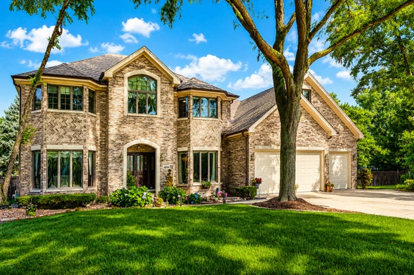 6904 IRISH CT, DARIEN, IL 60561 - Image 978cac65bf4e387b534d8352f29d698e/947989472