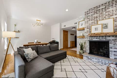 Tiny photo for 1044 W Byron Street #2E, Chicago, IL 60613 (MLS # 12700471)