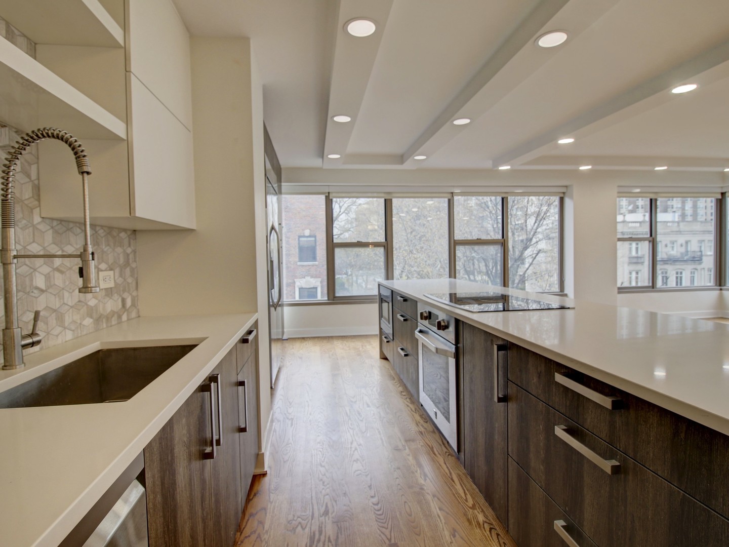 2970 N Lake Shore Drive 4D-4E