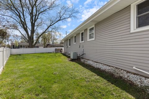 Tiny photo for 575 Aztec Drive, Carol Stream, IL 60188 (MLS # 12598820)