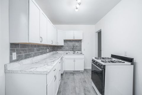 Tiny photo for 730 25th Street, Bettendorf, IA 52722 (MLS # 100000162)