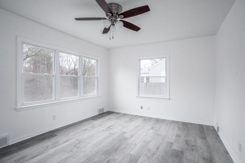 Tiny photo for 730 25th Street, Bettendorf, IA 52722 (MLS # 100000162)