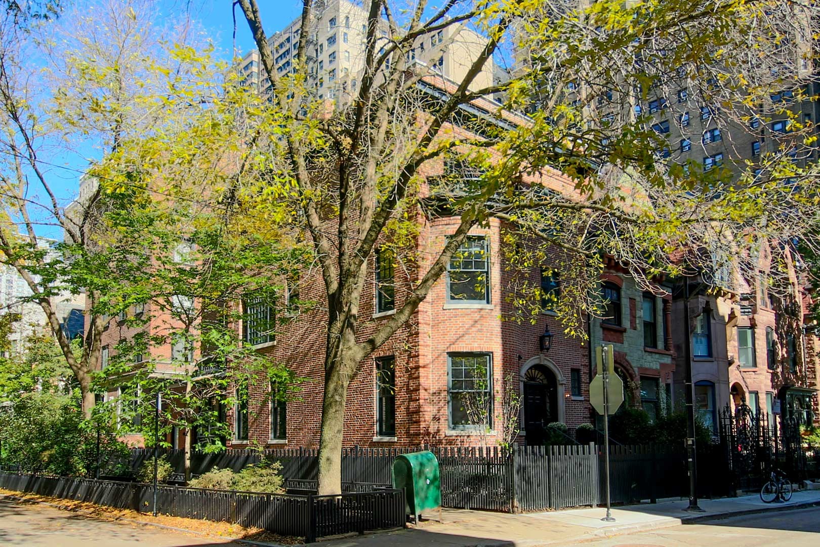 1401 N Astor Street