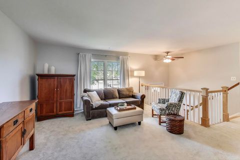 Tiny photo for 613 Autumn Drive, Roselle, IL 60172 (MLS # 12488413)