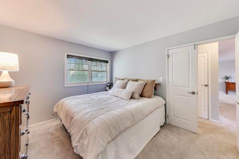 Tiny photo for 613 Autumn Drive, Roselle, IL 60172 (MLS # 12488413)